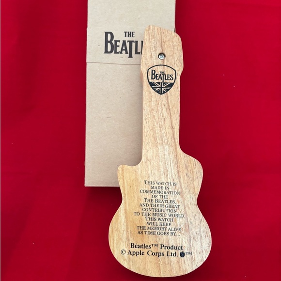 Beatles Green Apple B38 Watch – Limited Edition in Wooden Guitar Case (1997) - Picture 5 of 6